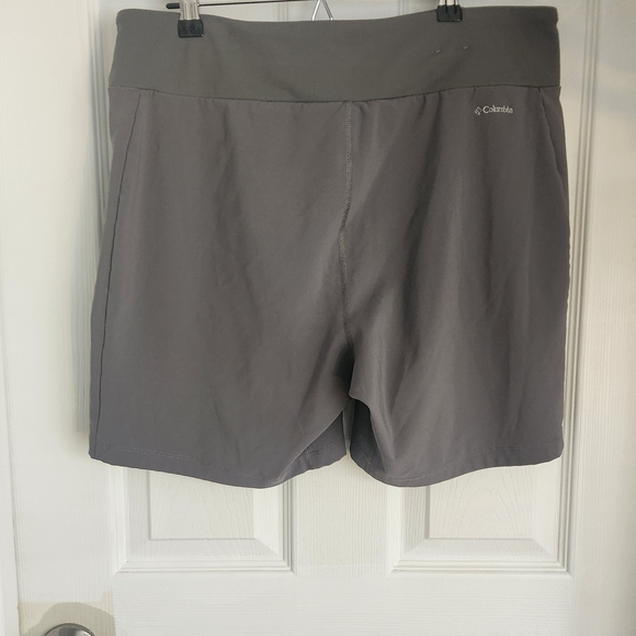 Columbia Gray Athletic Performance Shorts - Picture 3 of 7
